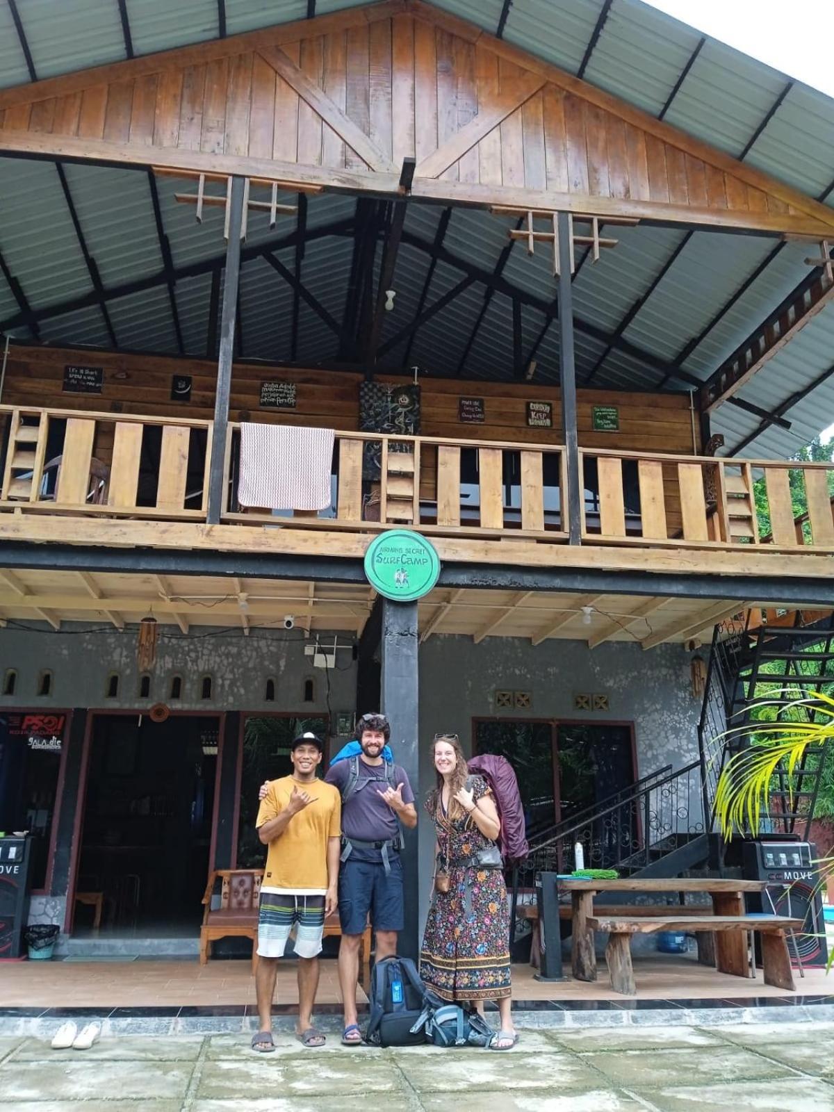 Air Manis Secret Surfcamp Apartment Taluk Batung Exterior photo