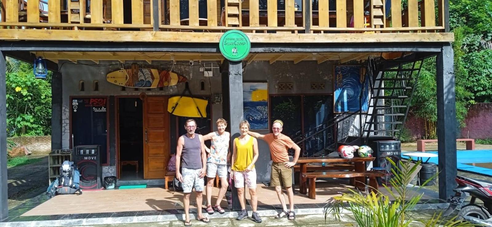 Air Manis Secret Surfcamp Apartment Taluk Batung Exterior photo