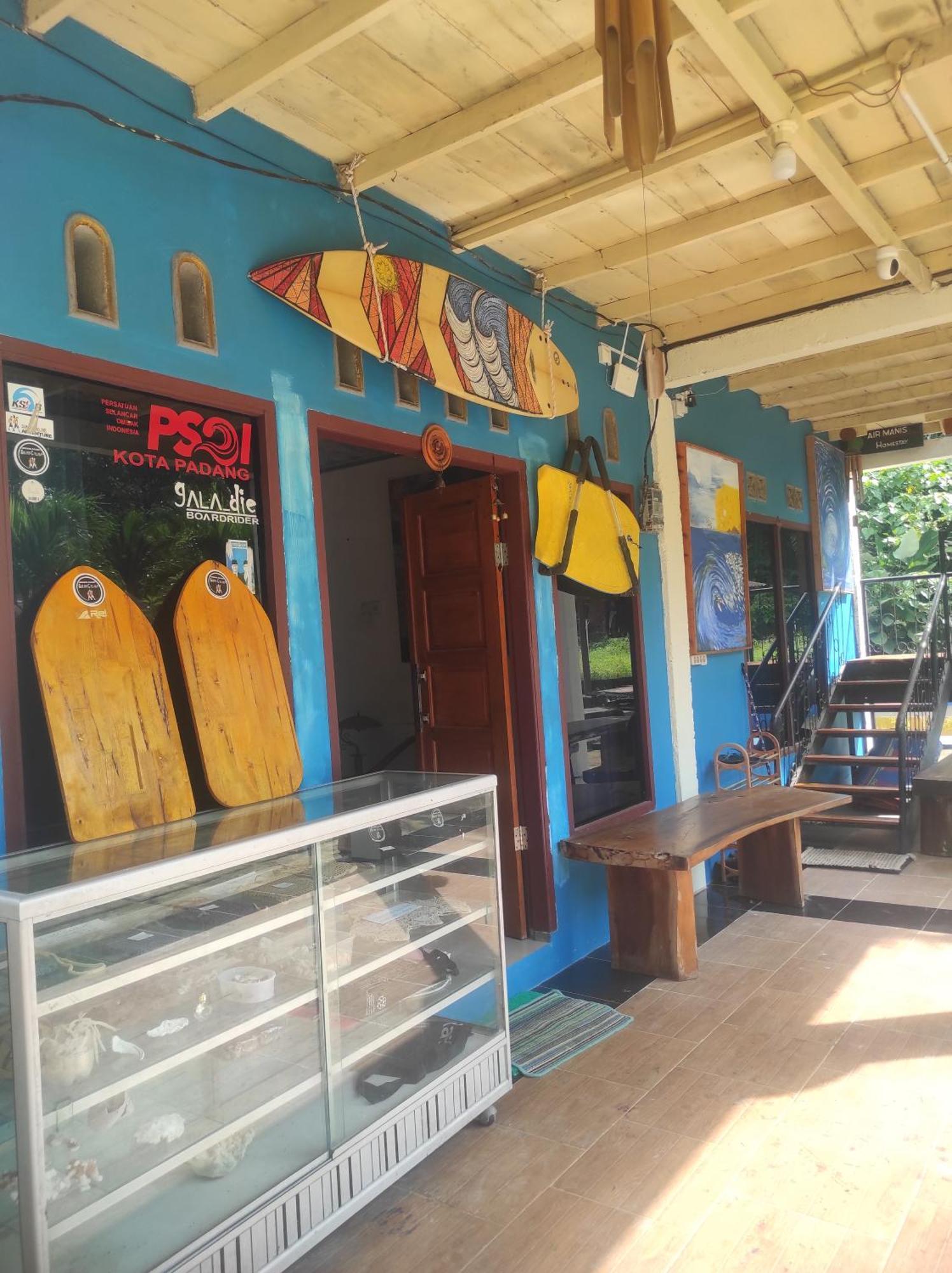 Air Manis Secret Surfcamp Apartment Taluk Batung Exterior photo