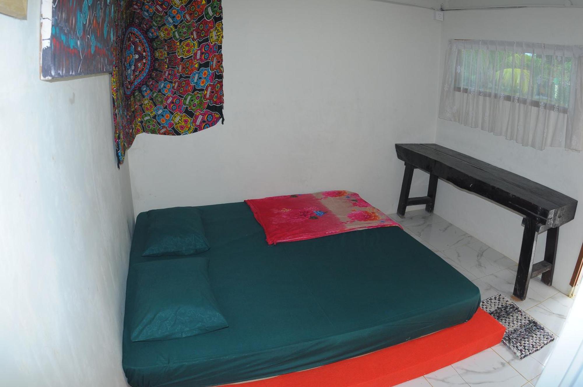 Air Manis Secret Surfcamp Apartment Taluk Batung Exterior photo