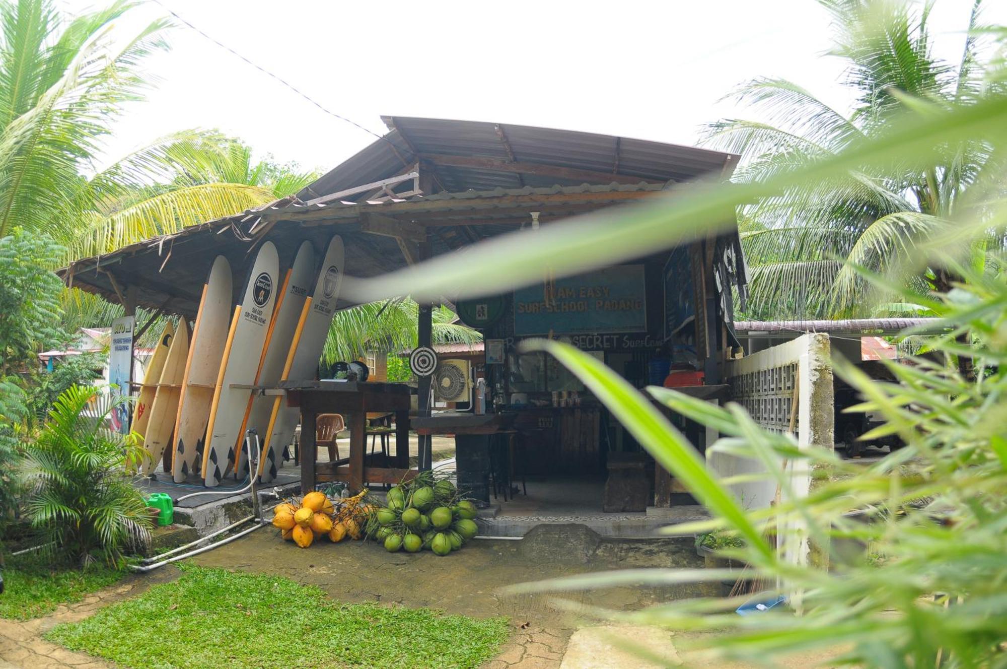 Air Manis Secret Surfcamp Apartment Taluk Batung Exterior photo