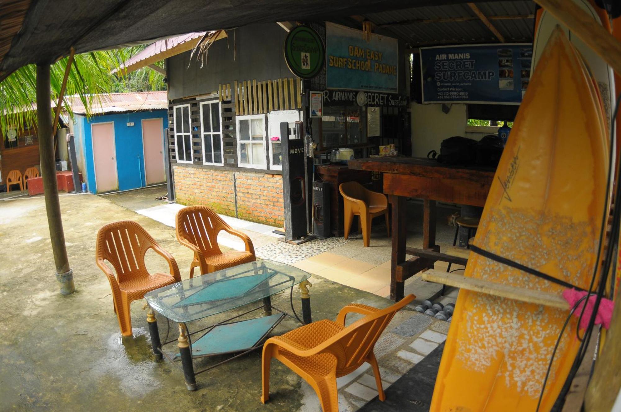 Air Manis Secret Surfcamp Apartment Taluk Batung Exterior photo