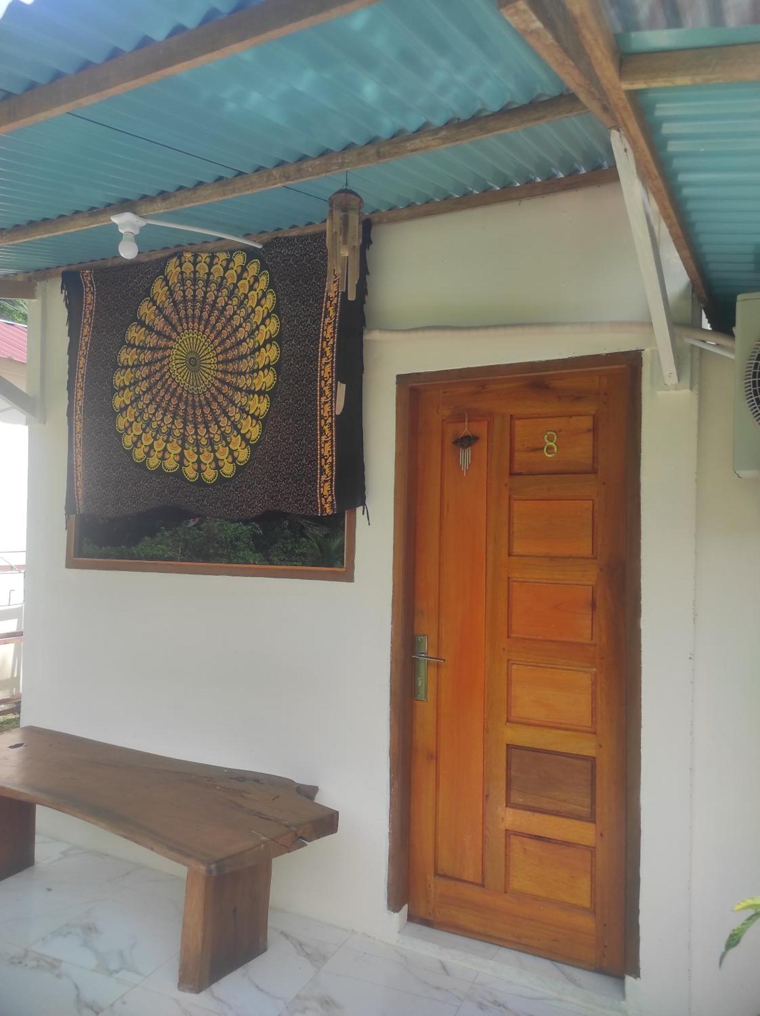 Air Manis Secret Surfcamp Apartment Taluk Batung Exterior photo