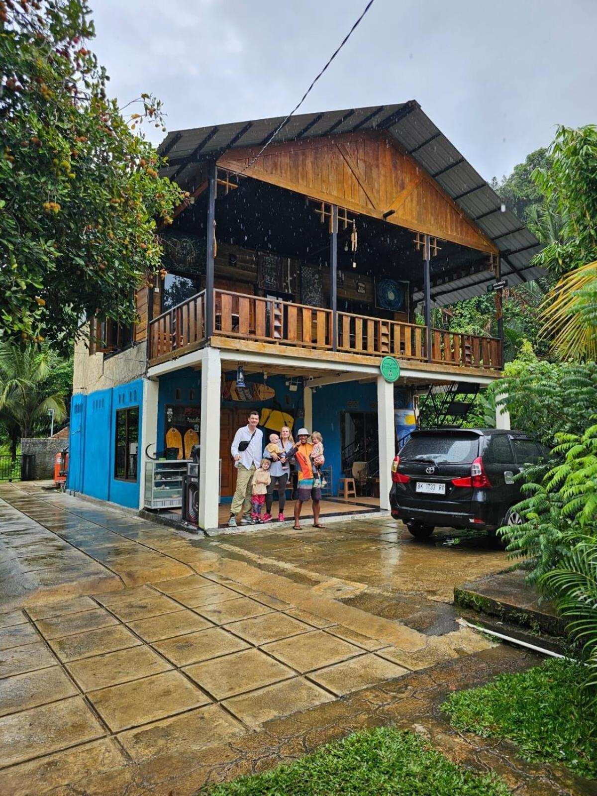 Air Manis Secret Surfcamp Apartment Taluk Batung Exterior photo