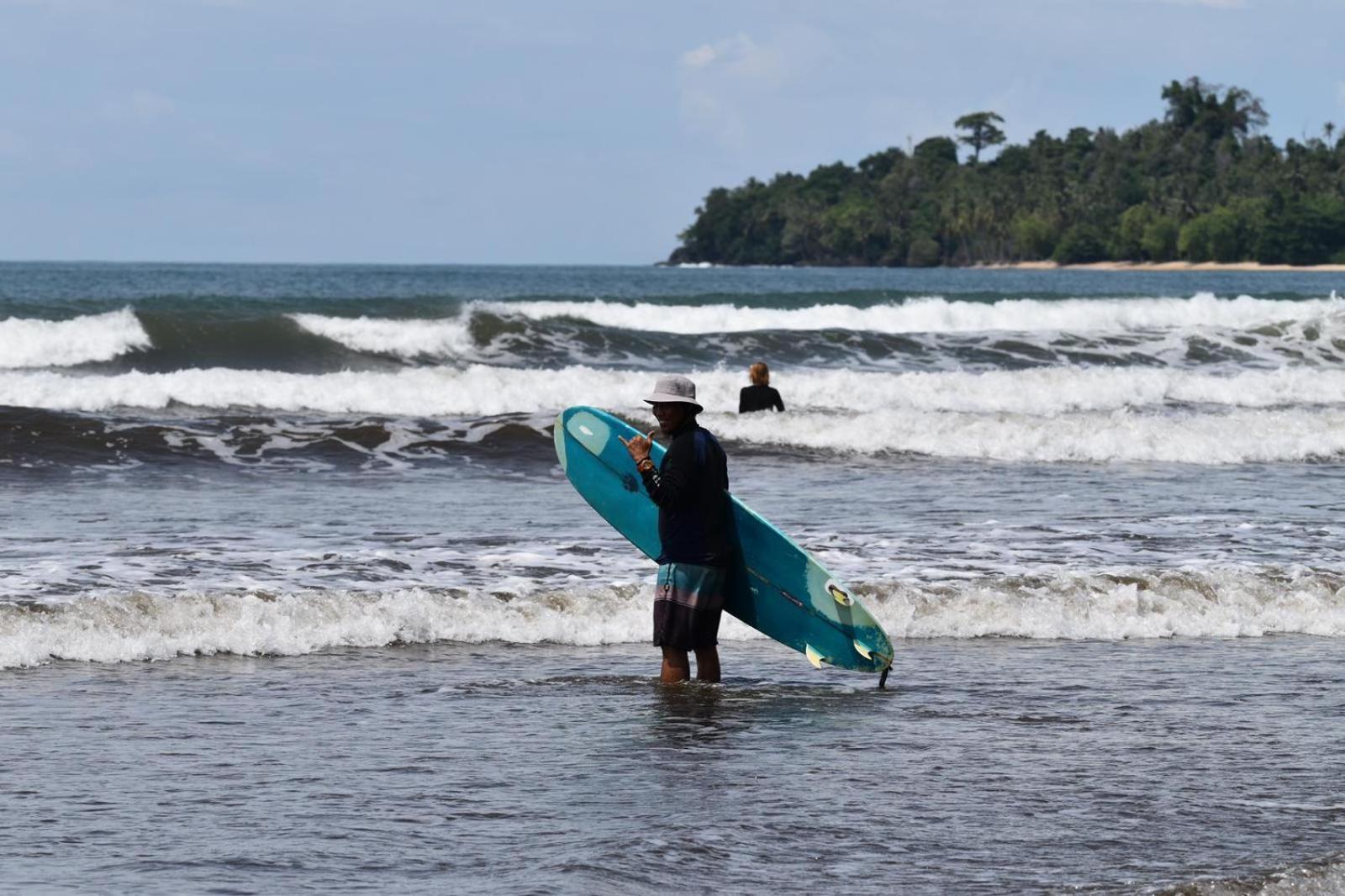 Air Manis Secret Surfcamp Apartment Taluk Batung Exterior photo