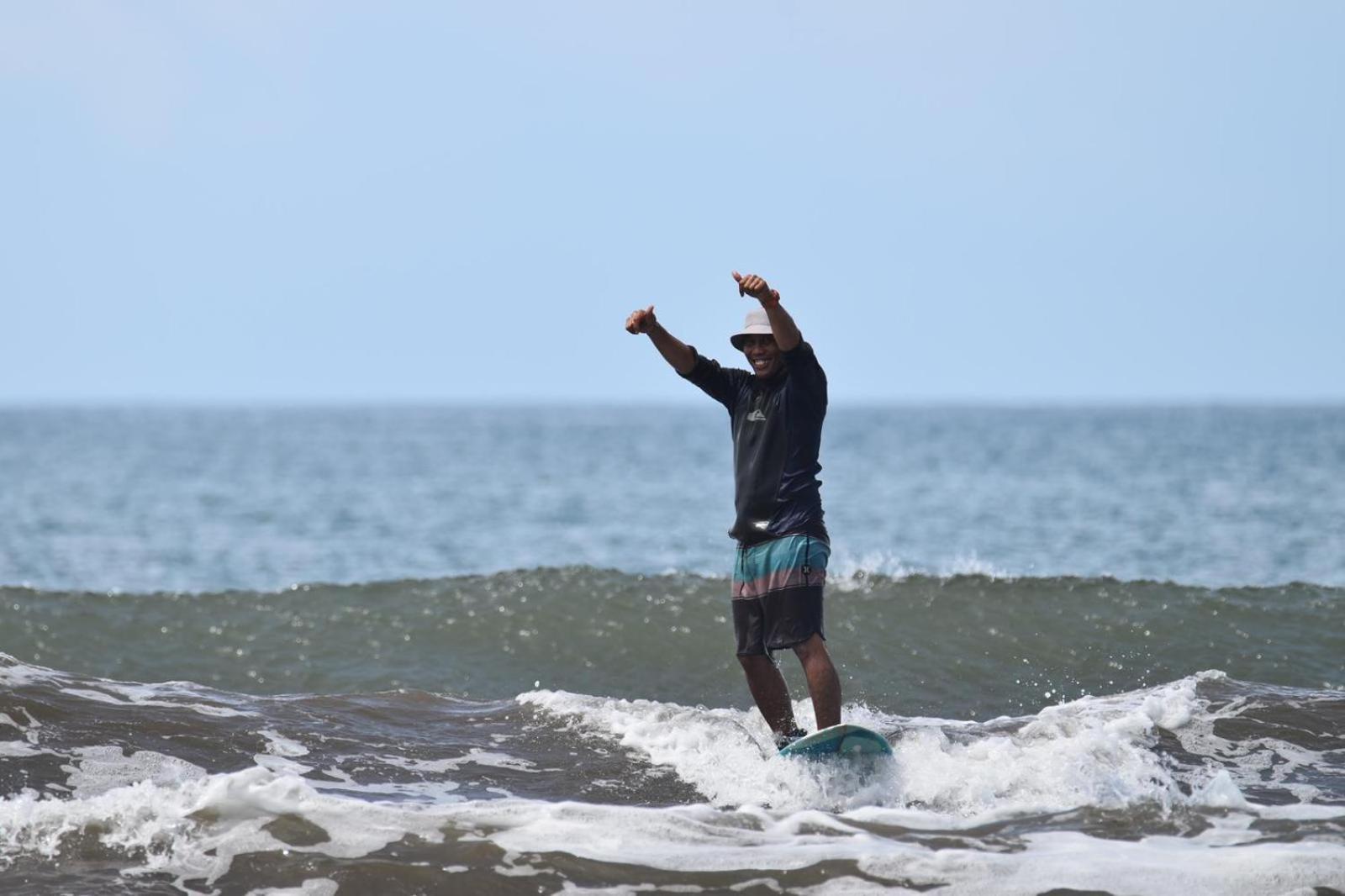 Air Manis Secret Surfcamp Apartment Taluk Batung Exterior photo